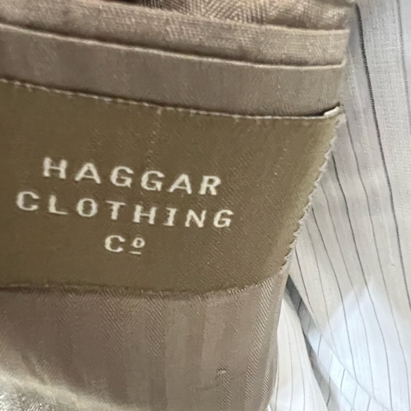 HAGGAR CLOTHING CO. MENS SPORTS BLAZER SIZE 44R WOOL & POLY BLEND. - Picture 8 of 10